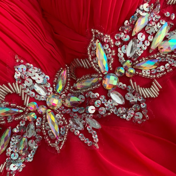 Stunning Prom Dress - Picture 5 of 6